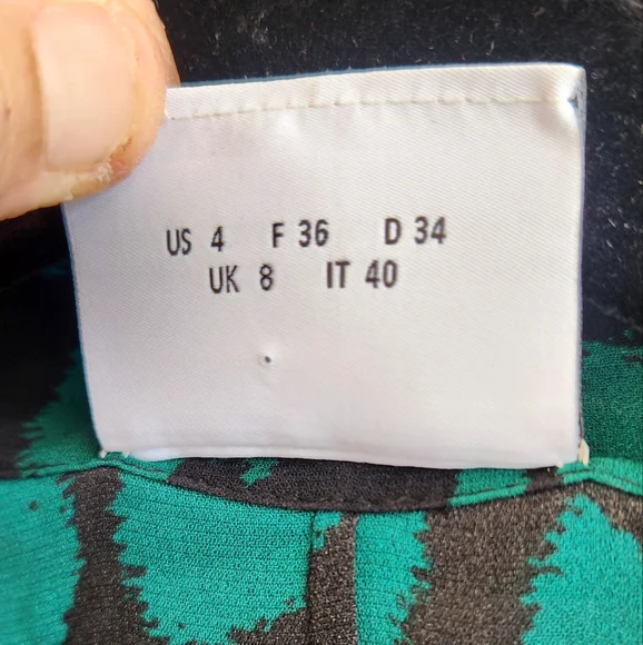 Akris Punto Green and Black Buttoned Long Sleeve Cocktail Dress - Picture 2 of 2